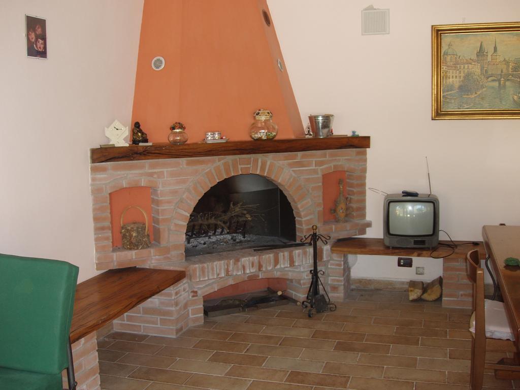 Tadinum Romana Gualdo Tadino Buitenkant foto