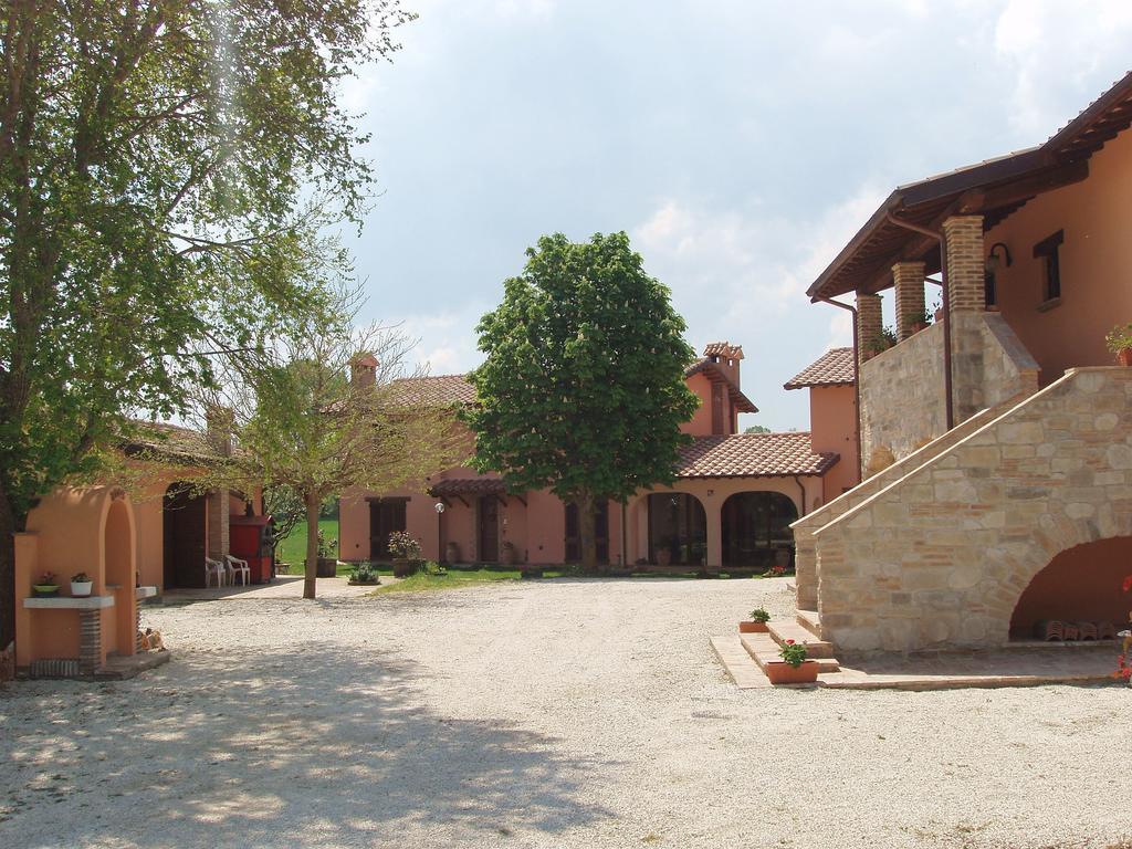 Tadinum Romana Gualdo Tadino Buitenkant foto